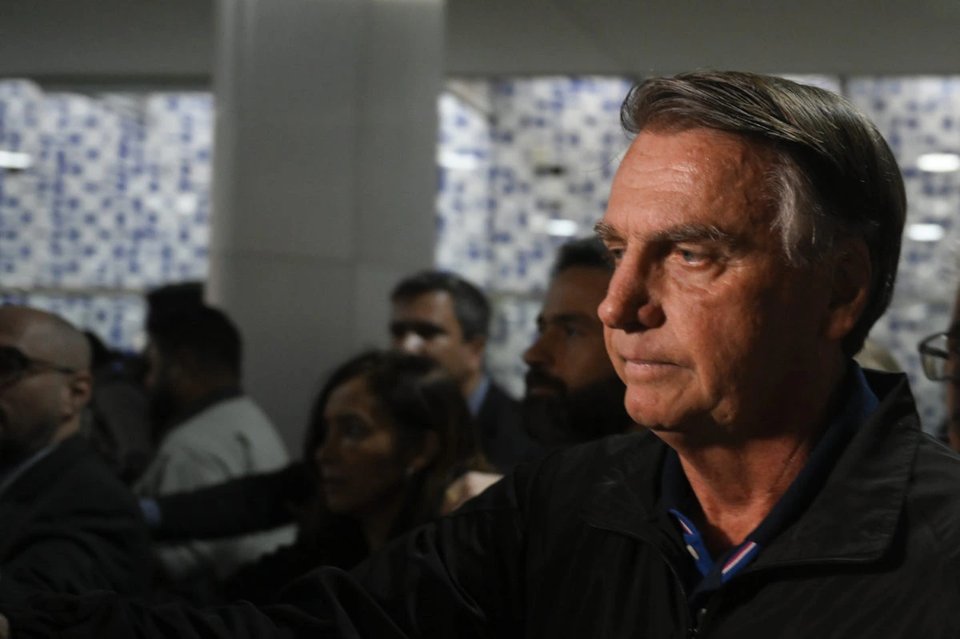 Julgamento de Bolsonaro é destaque na TV americana