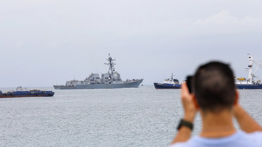 Imagem ilustrativa de navios militares americanos.