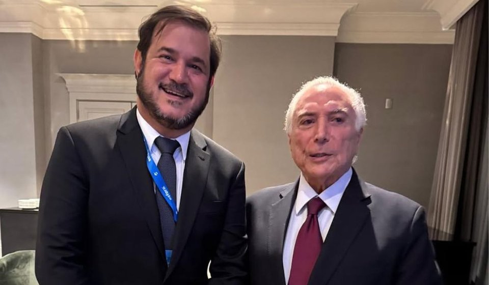 Antonio Rueda, presidente do partido União Brasil, hoje investigado por envolvimento com crime organizado (PCC), ao lado de Michel Temer
