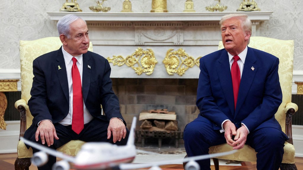 Trump e Netanyahu. Fonte: BBC.